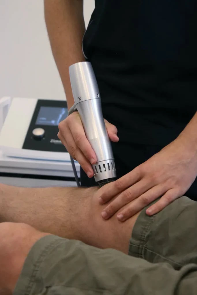Knee-Shockwave-Therapy-goPhysio